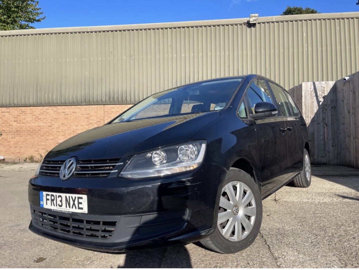 2013 VOLKSWAGEN Volkswagen Sharan 2.0 TDI BlueMotion Tech S Volkswagen Sharan 2.0 TDI BlueMotion Tech S view 3