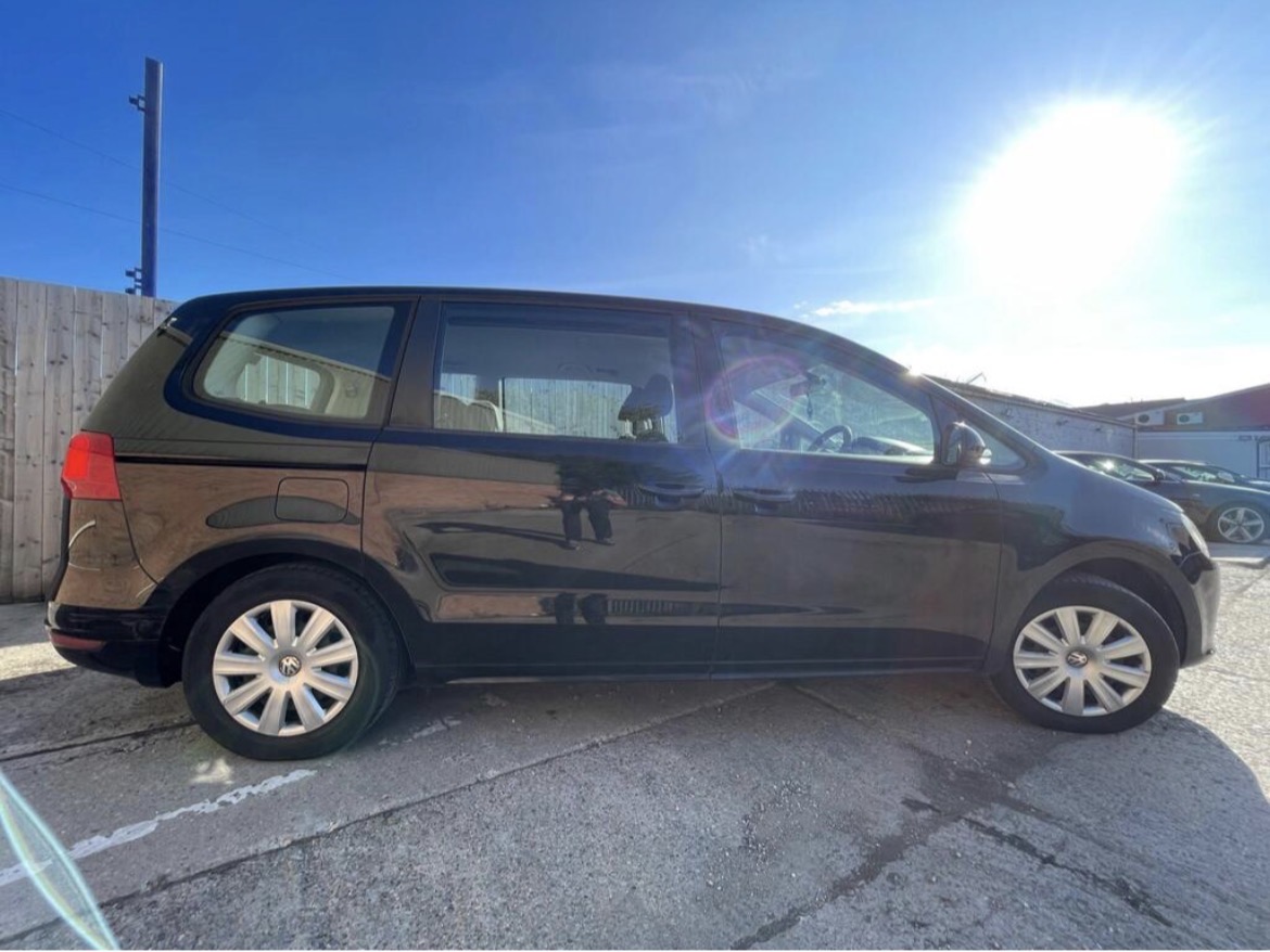 2013 VOLKSWAGEN Volkswagen Sharan 2.0 TDI BlueMotion Tech S Volkswagen Sharan 2.0 TDI BlueMotion Tech S view 5