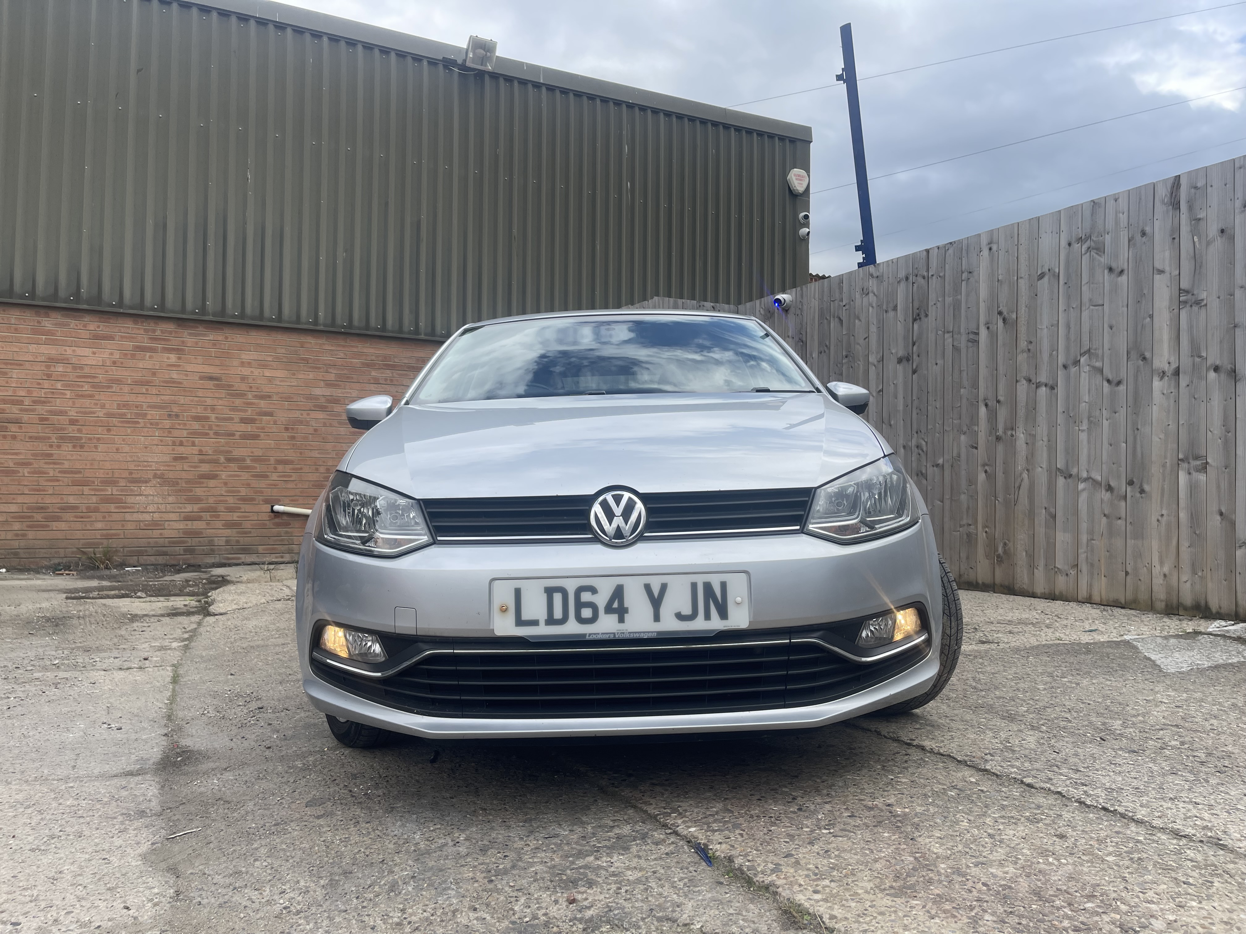 2014 VOLKSWAGEN Volkswagen Polo 1.2 TSI BlueMotion Tech SE DSG Volkswagen Polo 1.2 TSI BlueMotion Tech SE DSG view 2
