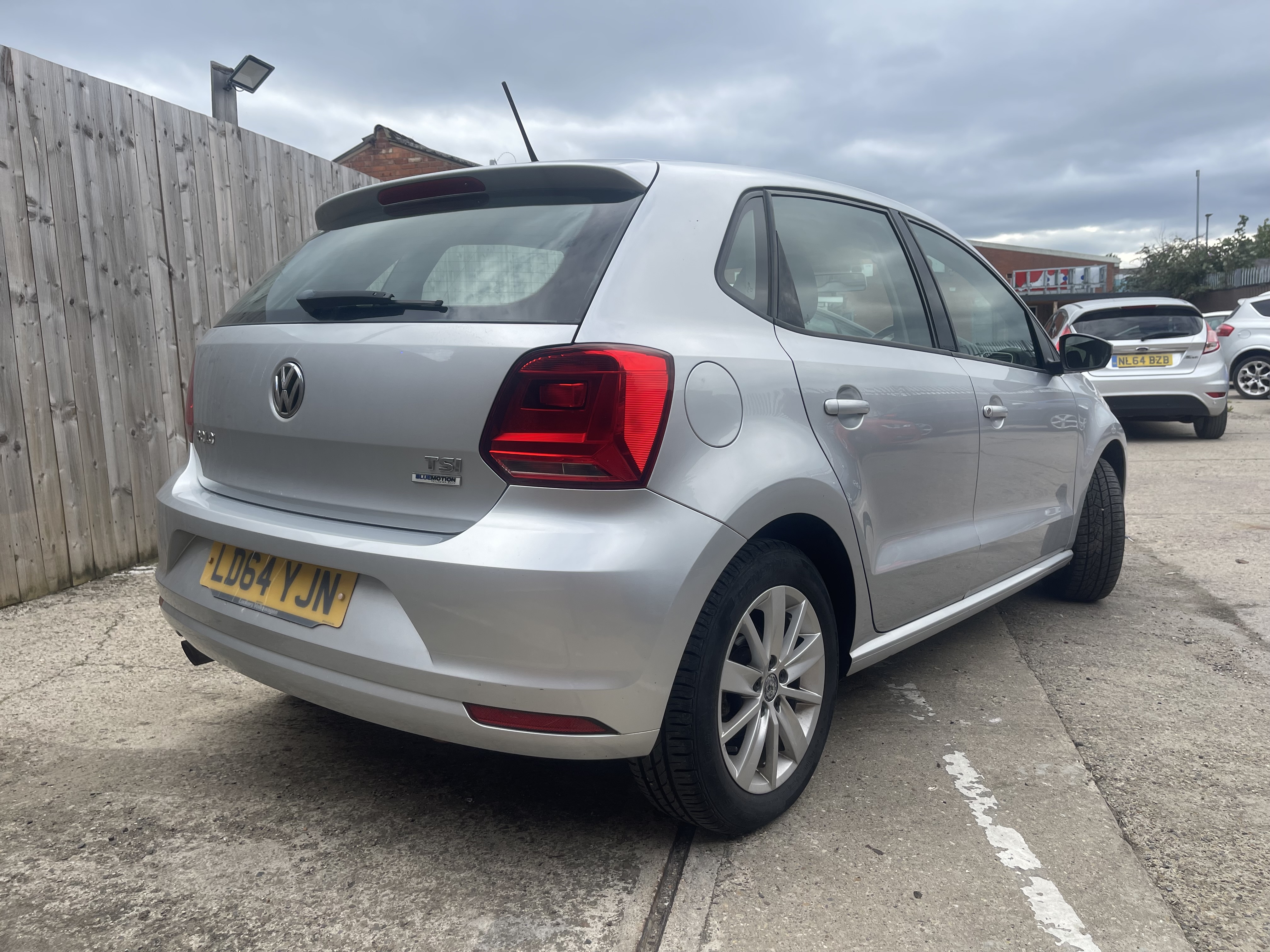 2014 VOLKSWAGEN Volkswagen Polo 1.2 TSI BlueMotion Tech SE DSG Volkswagen Polo 1.2 TSI BlueMotion Tech SE DSG view 5